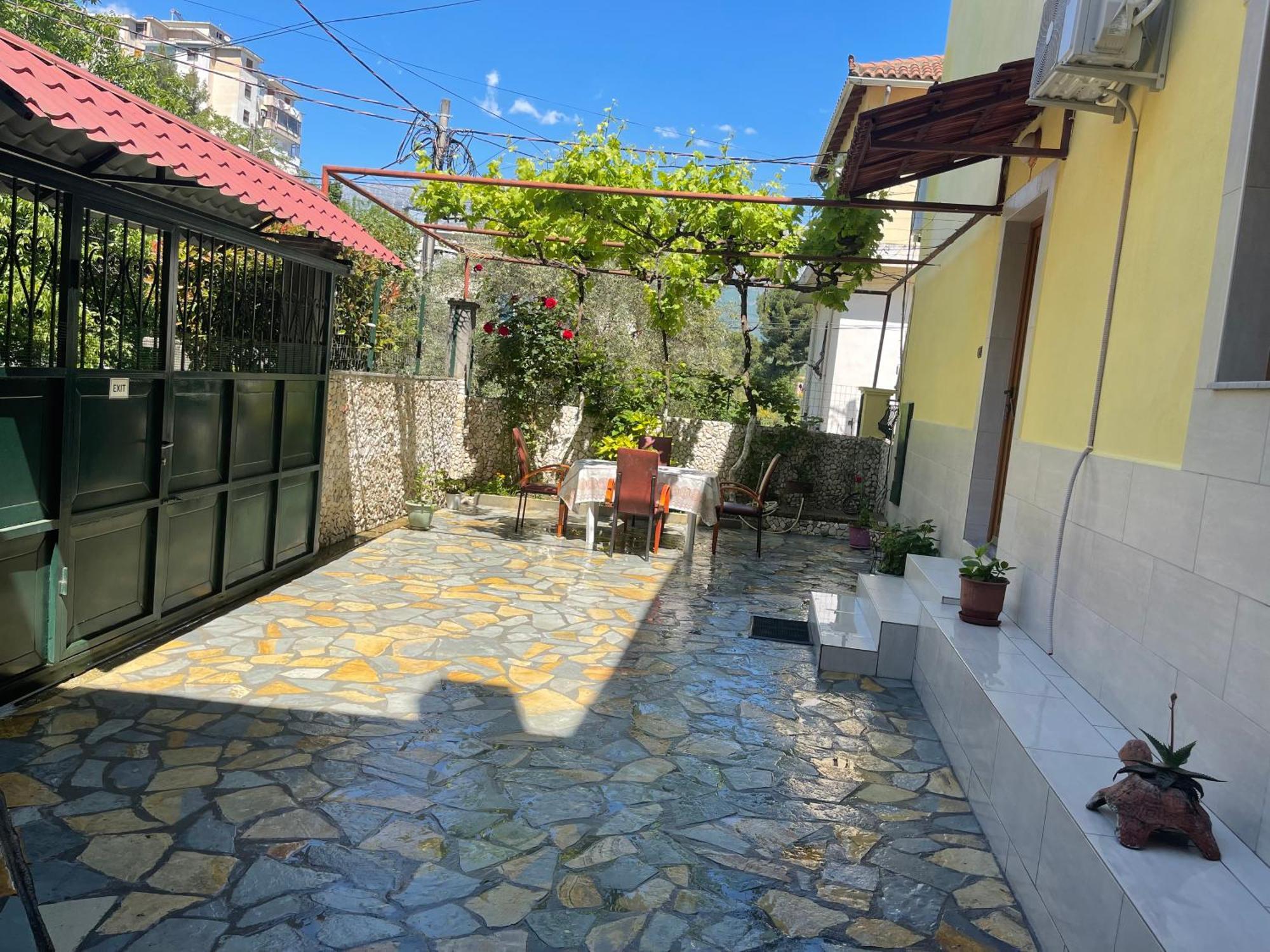 Artur'S Apartment 2 Гирокастра Экстерьер фото